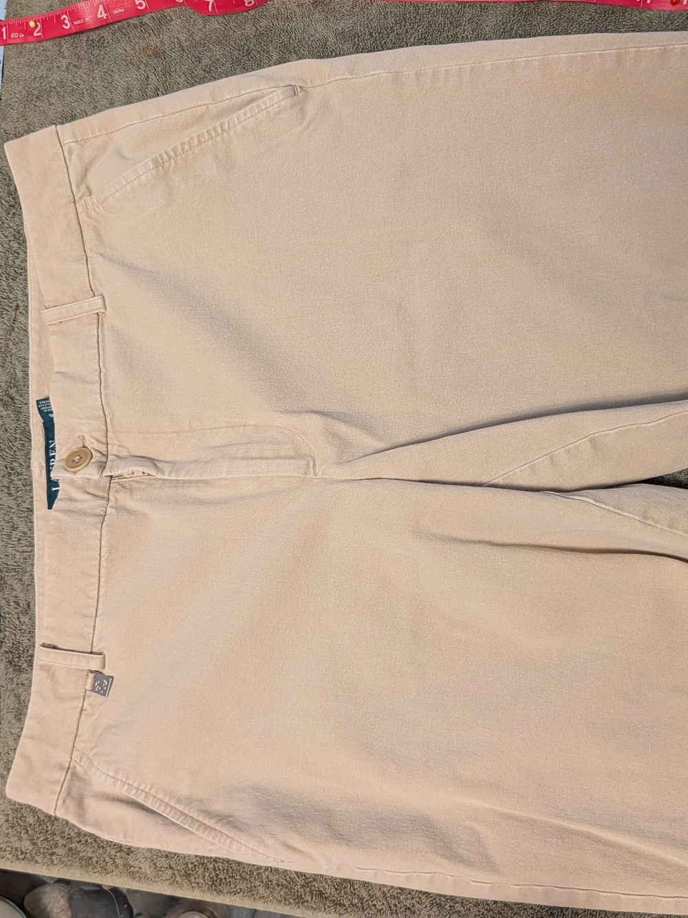 Ralph Lauren Women's Bermuda Shorts in Light Beige